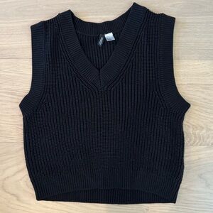 H&M Black Sweater Vest